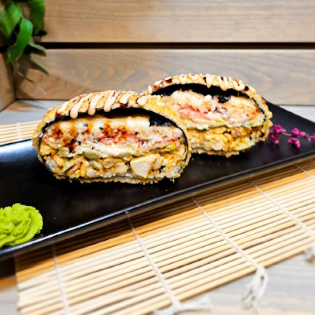#701 Sushi burger with chicken classic